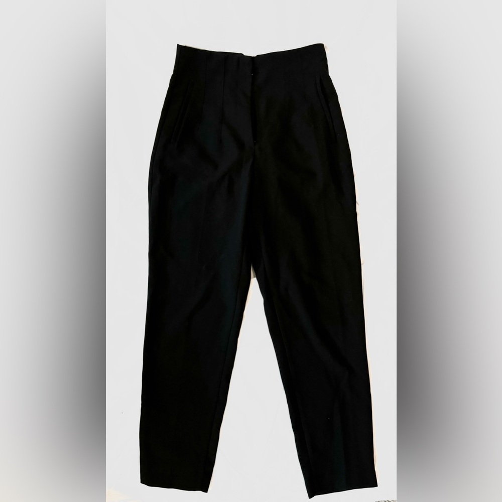 Zara Women's Black Dress Trousers Pants. In excellent used condition